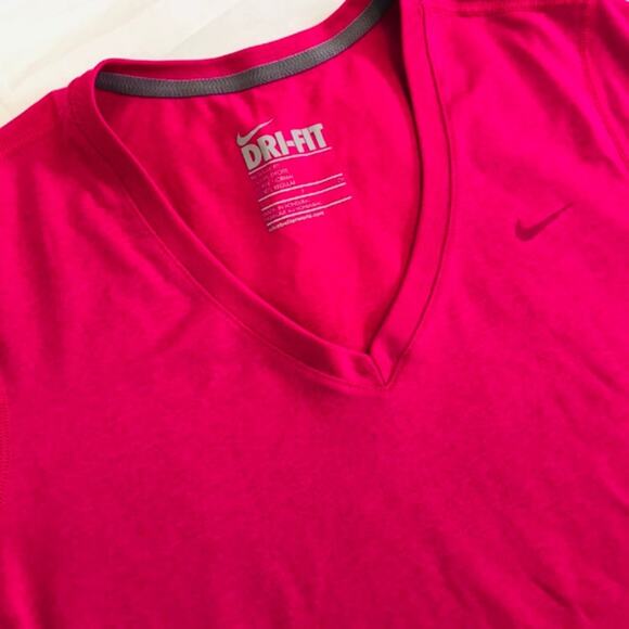 NIKE Dri Fit Tee NWOT - Picture 2 of 5